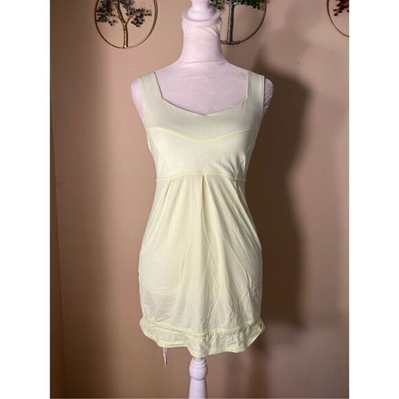 Lululemon Run: Tame Me Tank in Faded Zap Neon Yellow Green Size 4 - Picture 1 of 7